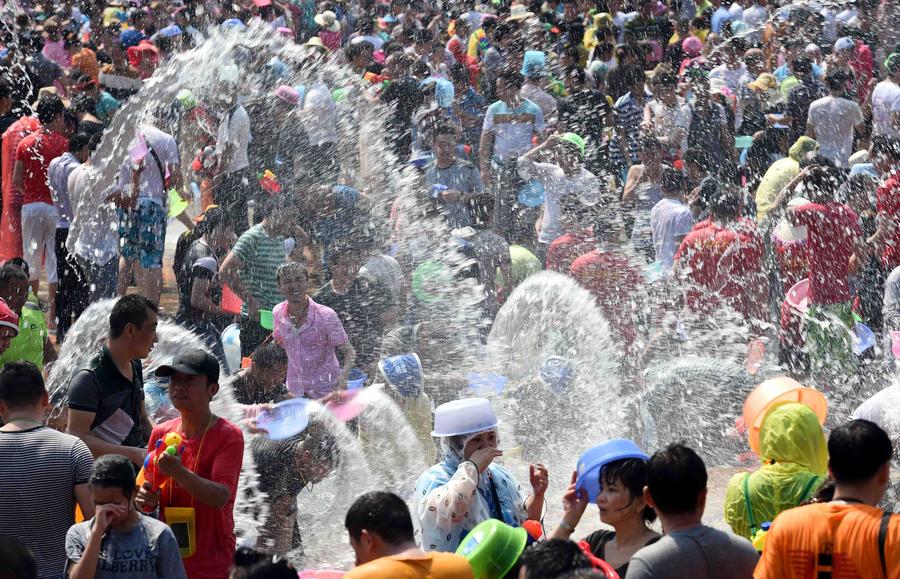 Water-sprinkling festival celebrated by people of Dai ethnic group in SW China