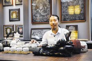Stone carving master seeks students in Kunming to revive art form