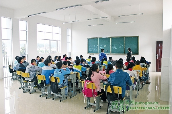 Children of rural migrant workers receive compulsory education