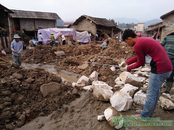 Mangmaojing locals carry out post-earthquake reconstruction