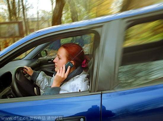Should drivers be banned from using cell phones?