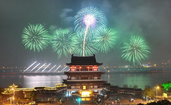 Should fireworks be banned during the Spring Festival?
