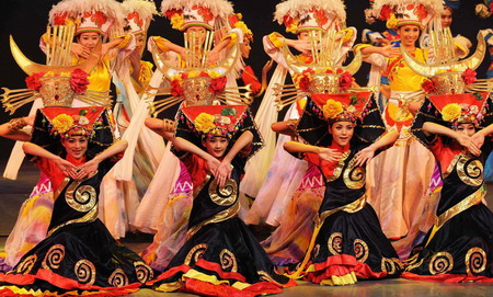 Lijiangjinsha stage drama captivates China