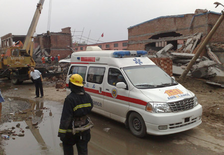 17 killed in N. China building collapse