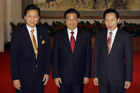 President Hu meets ROK President and Japanese PM in Beijing