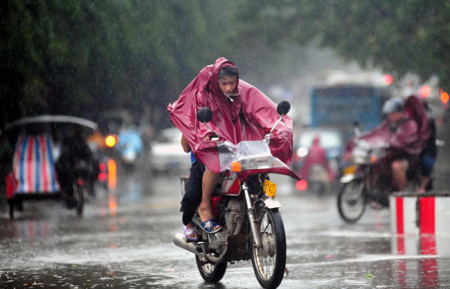 Tropical storm Parma lands in Hainan province