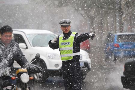Cold front slams E. China