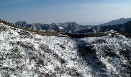 Heavy snow blankets magnificent Great Wall