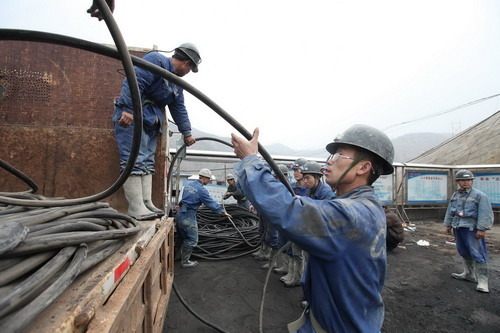 Rescue of trapped miners in Shanxi continues