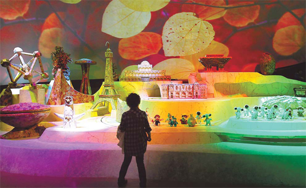 Luminous works at Expo Museum