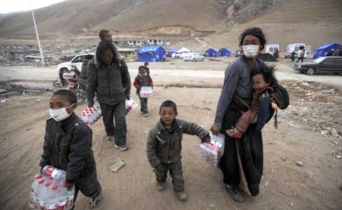 Relief supplies arrive in quake-stricken Qinghai