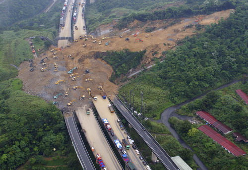 Rescue effort underway for landslide survivors in Taiwan