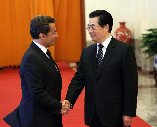 President Hu welcomes French president