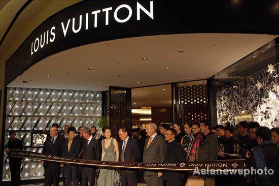 Louis Vuitton Shanghai Store Front Awhile Under Construction