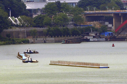 Pontoon bridge removed to avoid high water