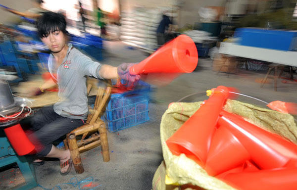 China cashes in on vuvuzela fever