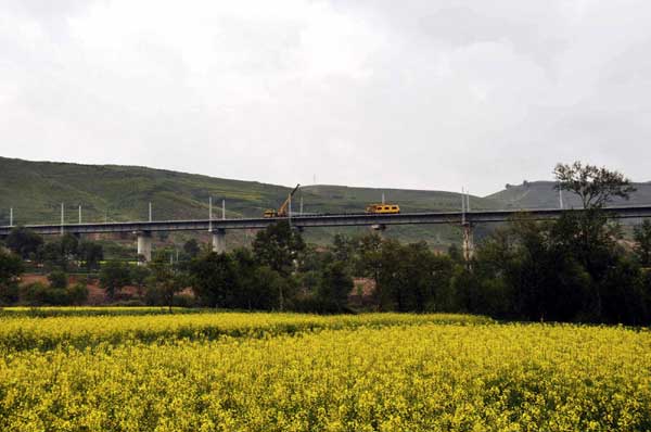2nd Line of Qing-Tibet Rail to be completed by 2010