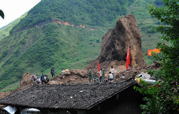 Rescue work in Yunnan after mudslide