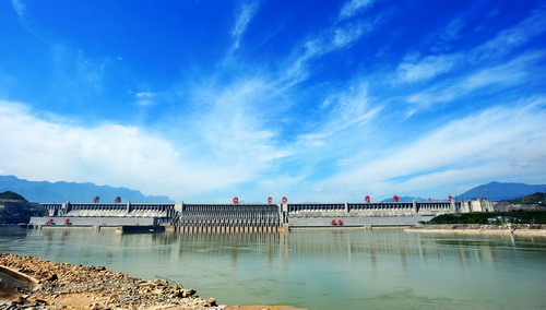 Water level of Three Gorges reservoir reaches 172.37m