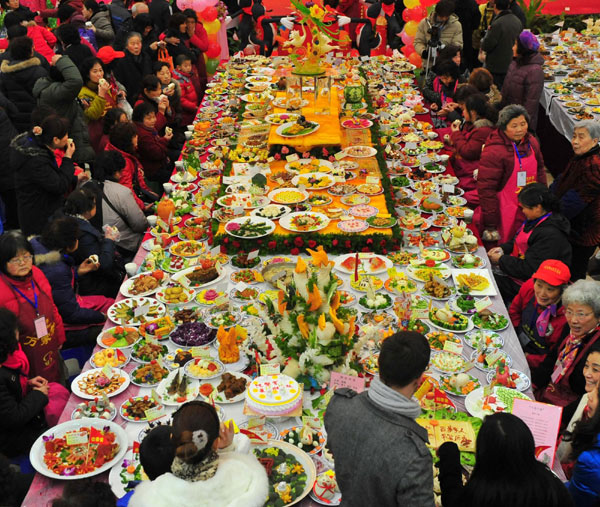 8,000 dishes for a grand family feast
