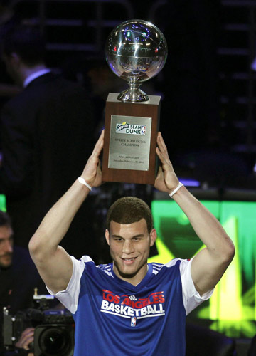 Griffin soars over car to win All-star dunk contest