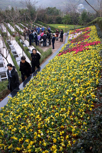 Flower burials introduced in Sichuan