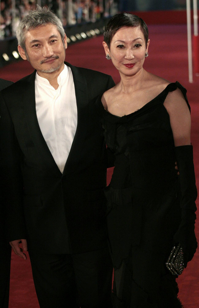 Stars shine on HK Film Awards red carpet
