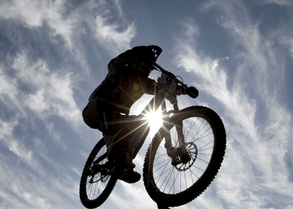 Airborne stunt staged at World Cup downhill finals