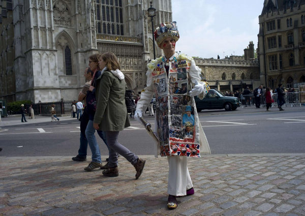 Coat covered in pics of Britain's Royal family