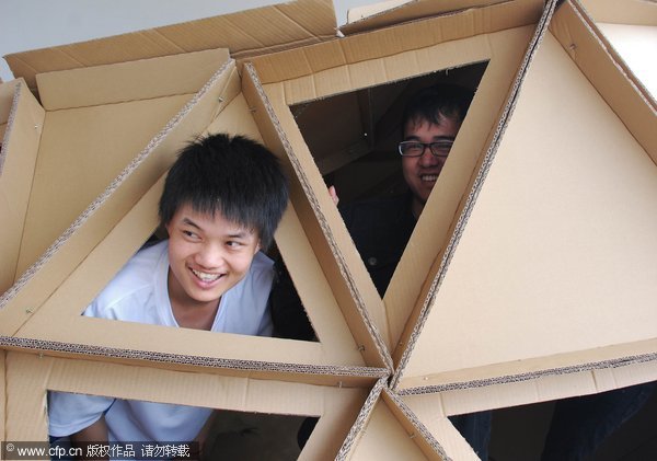 'Green living' paper buildings at Fujian college