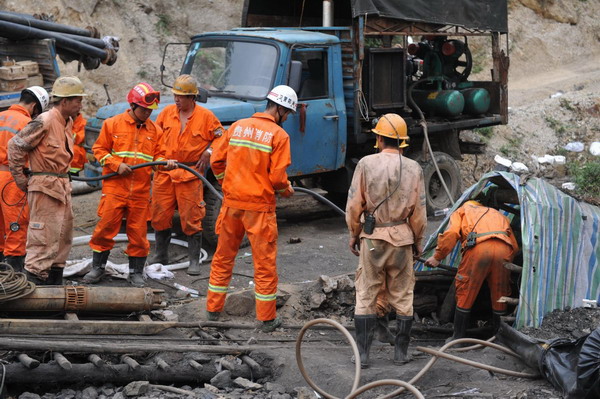 8 trapped in flooded coal mine in SW China