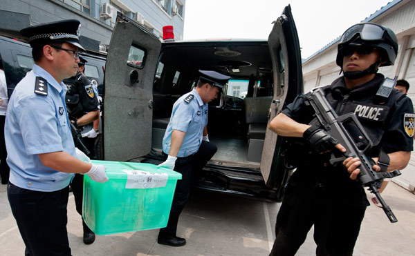 Beijing police burn 500 kg of drugs