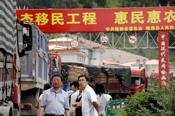 Toll booths blamed in 3-km traffic jam