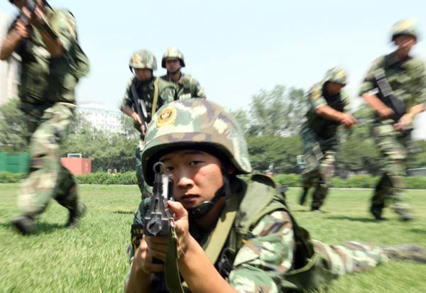 Urumqi holds anti-terrorist drill