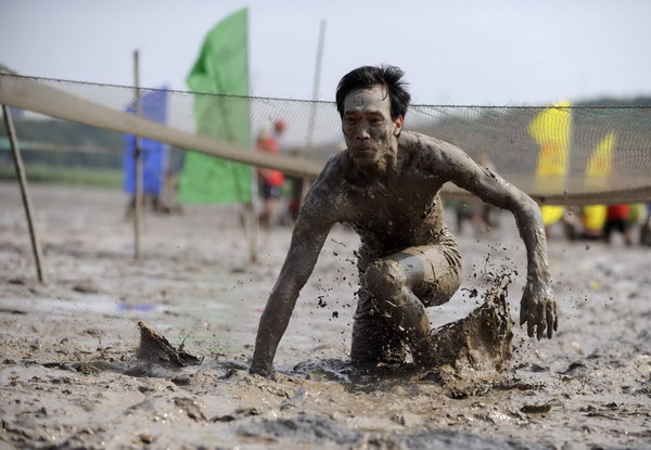 The fun of mud sports competition