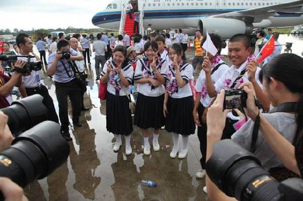 Youth from Japan quake-hit zone visit Hainan