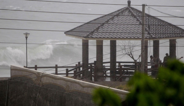 Typhoon Nanmadol hits Taiwan