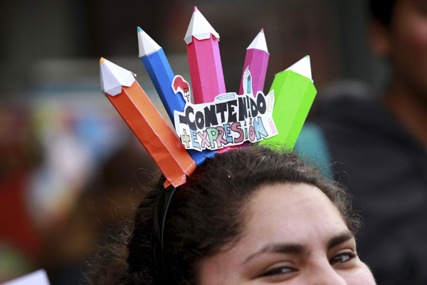 Chile: Students riot demanding education reform