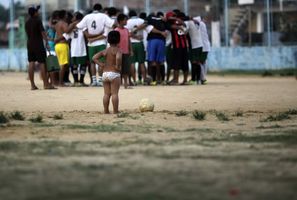 'Biggest' amateur soccer games kicks off in Brazil