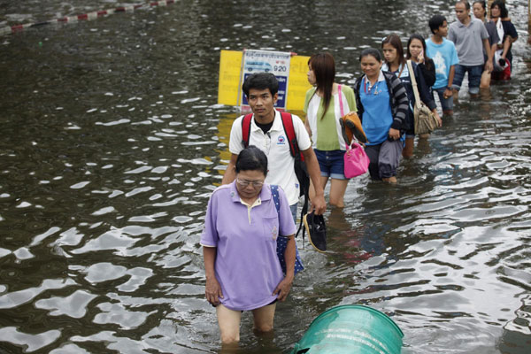 Thailand floods kill 315 people