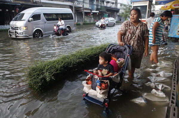 Bangkok on high alert with worst floods in 50-yrs