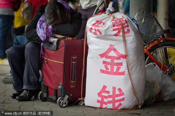 Heavy burden of getting home for Spring Festival