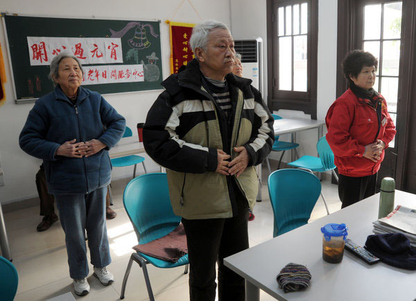 Seniors find company at daycare centers in Shanghai