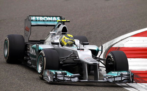Rosberg roars to maiden pole at Chinese GP