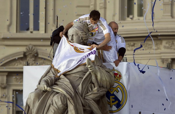 Real Madrid parade after triumph