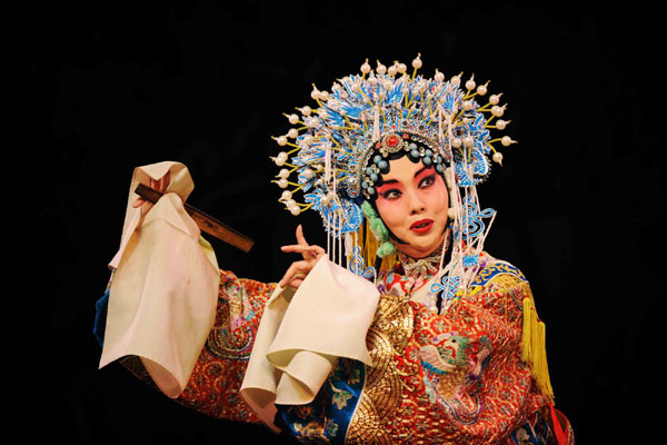 Beijing opera shines in Turkey