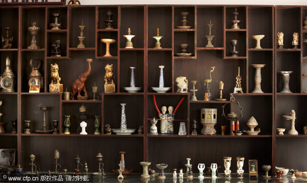 Farmer sheds light on extensive lamp collection