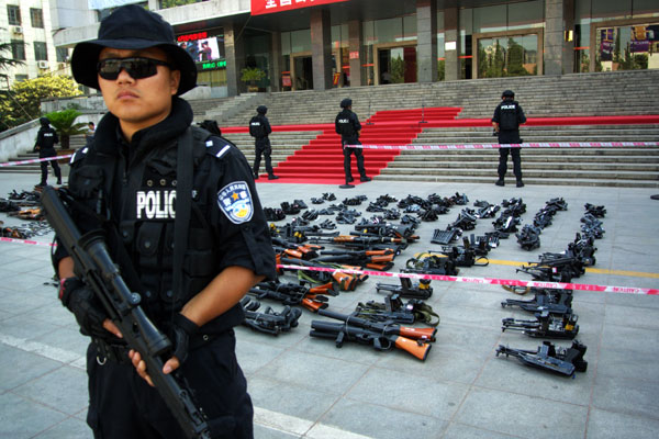 Chinese police destroy 100,000 illegal guns