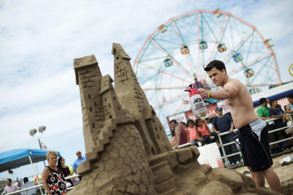 Sand Sculpting Contest kicks off in New York