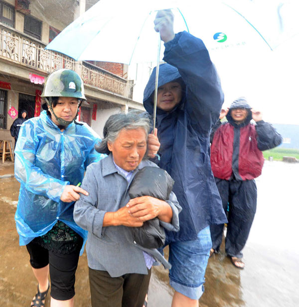 Typhoon Haikui forces 1.5m to evacuate in Zhejiang